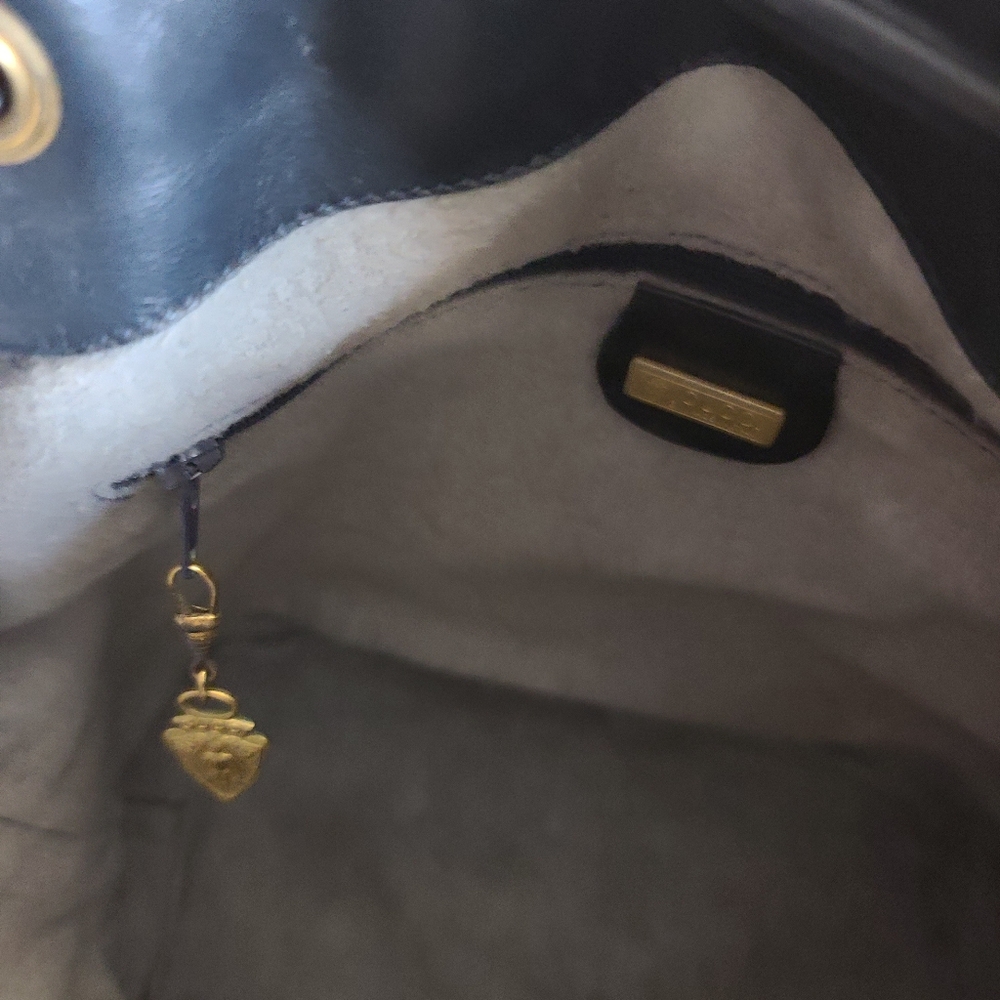 Gucci Vintage Navy GG Bucket Crossbody - Picture 12 of 16